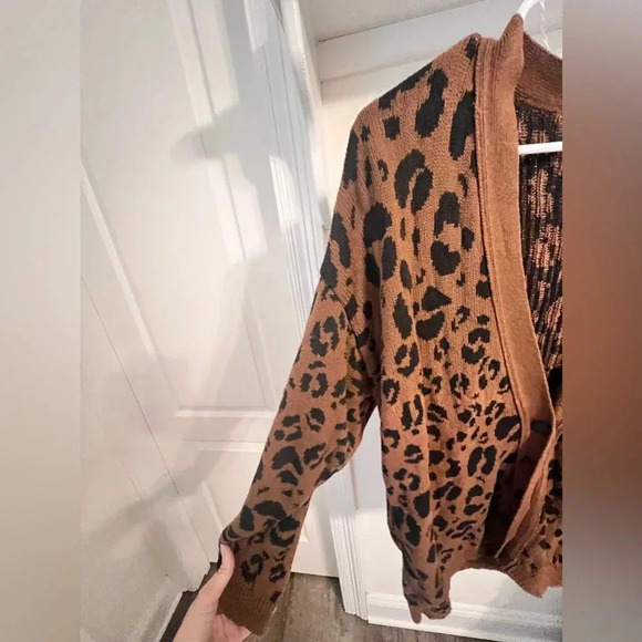 WILL NOT TAKE LESS NWOT Vintage 80's Cheetah Print Cardigan - Picture 4 of 7